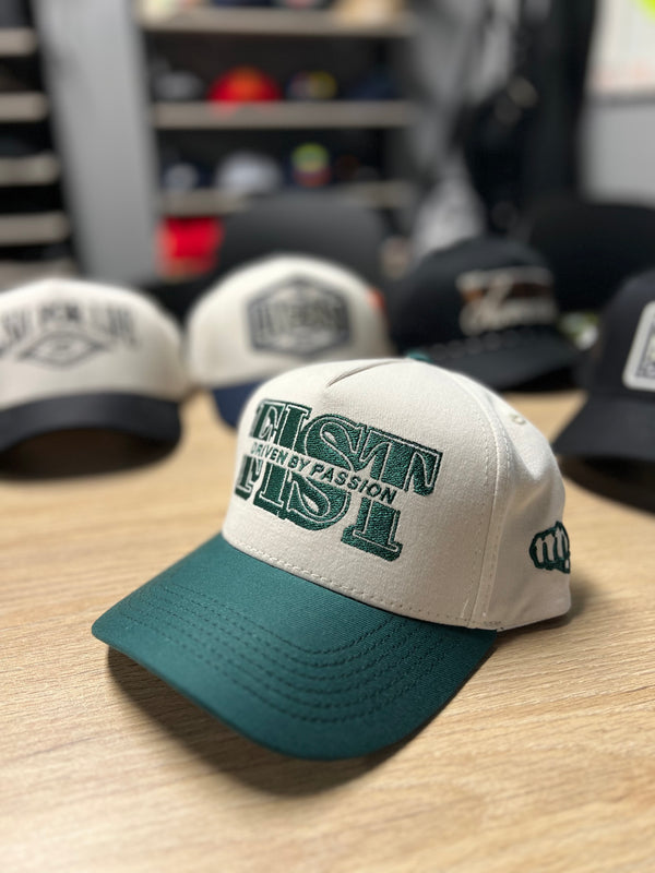 Gorra Driven by passion