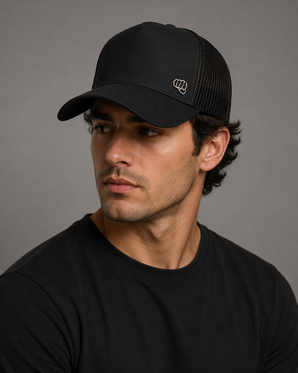Gorra Fist Pin Trucker Negra