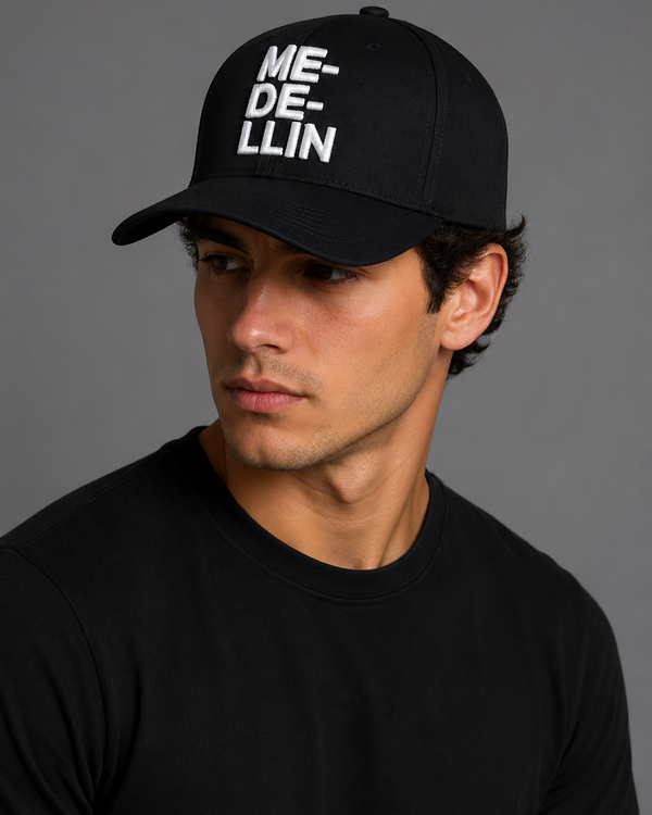 Gorra Medellin Negra Blanca