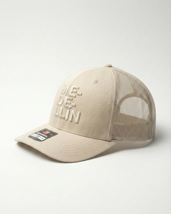 Gorra MEDELLIN Trucker Blanco Hueso