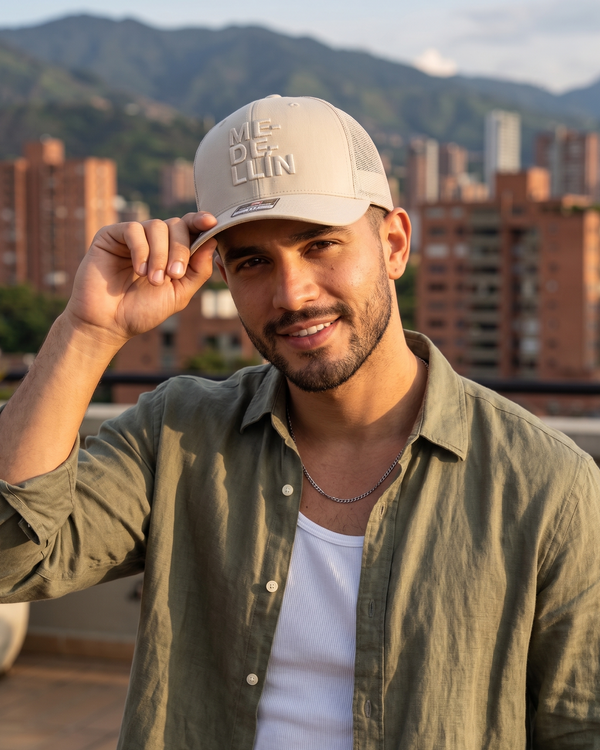 Gorra MEDELLIN Trucker Blanco Hueso