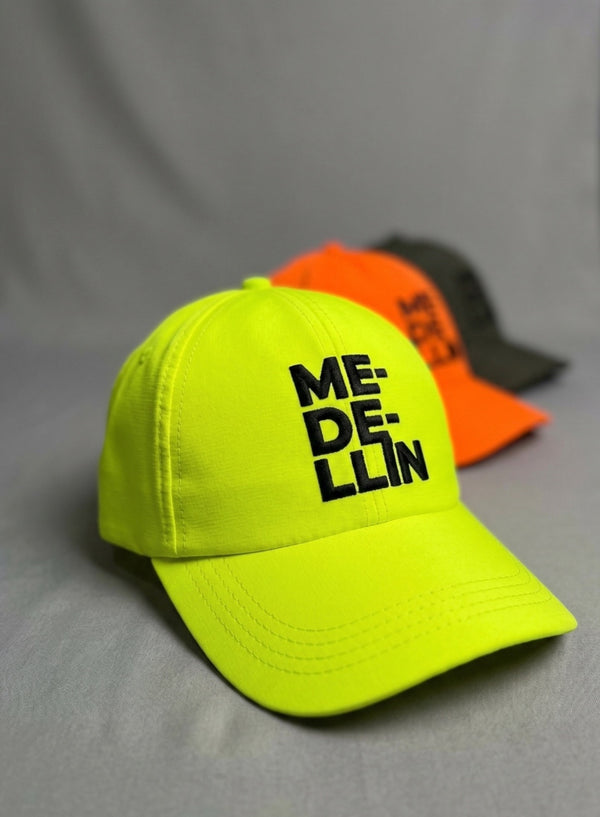 Gorra Deportiva Medellin Amarillo-Negro